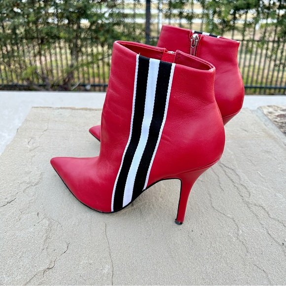 Steve Madden Red Ankle Boots with Black and White Stripes - Picture 3 of 14